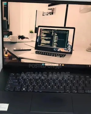 Photo - New Laptop Dell Inspiron 16 5620 16GB Intel Core i5 SSD 512GB