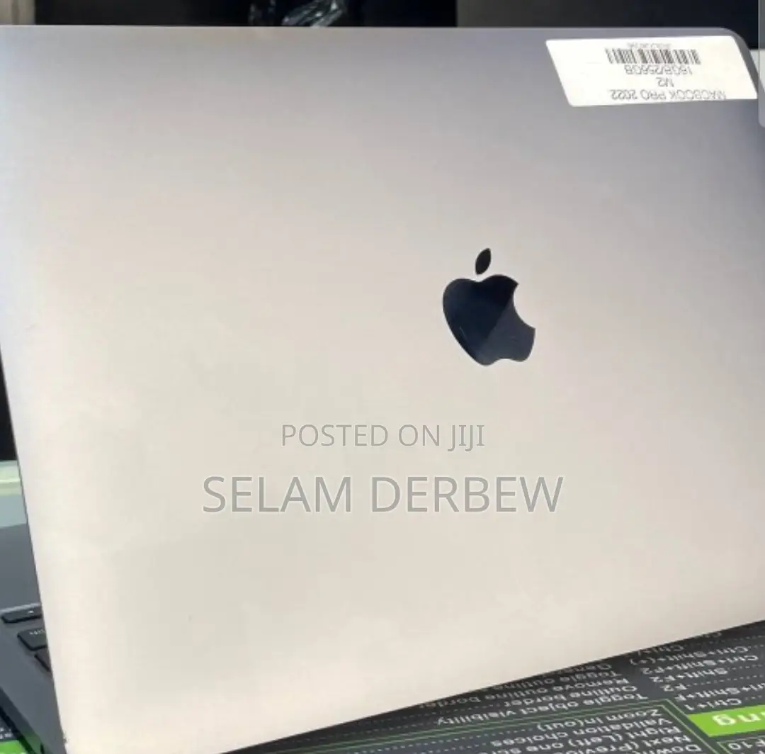 New Laptop Apple MacBook Pro 2022 M2 16GB Apple M2 SSD 256GB