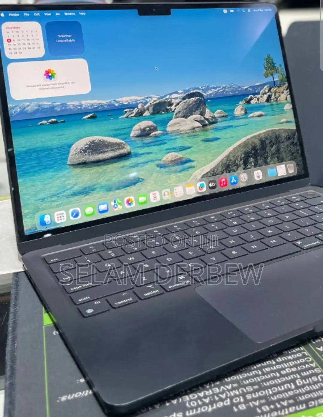 New Laptop Apple MacBook Air 2024 M3 13-Inch 8GB Apple M3 SSD 256GB