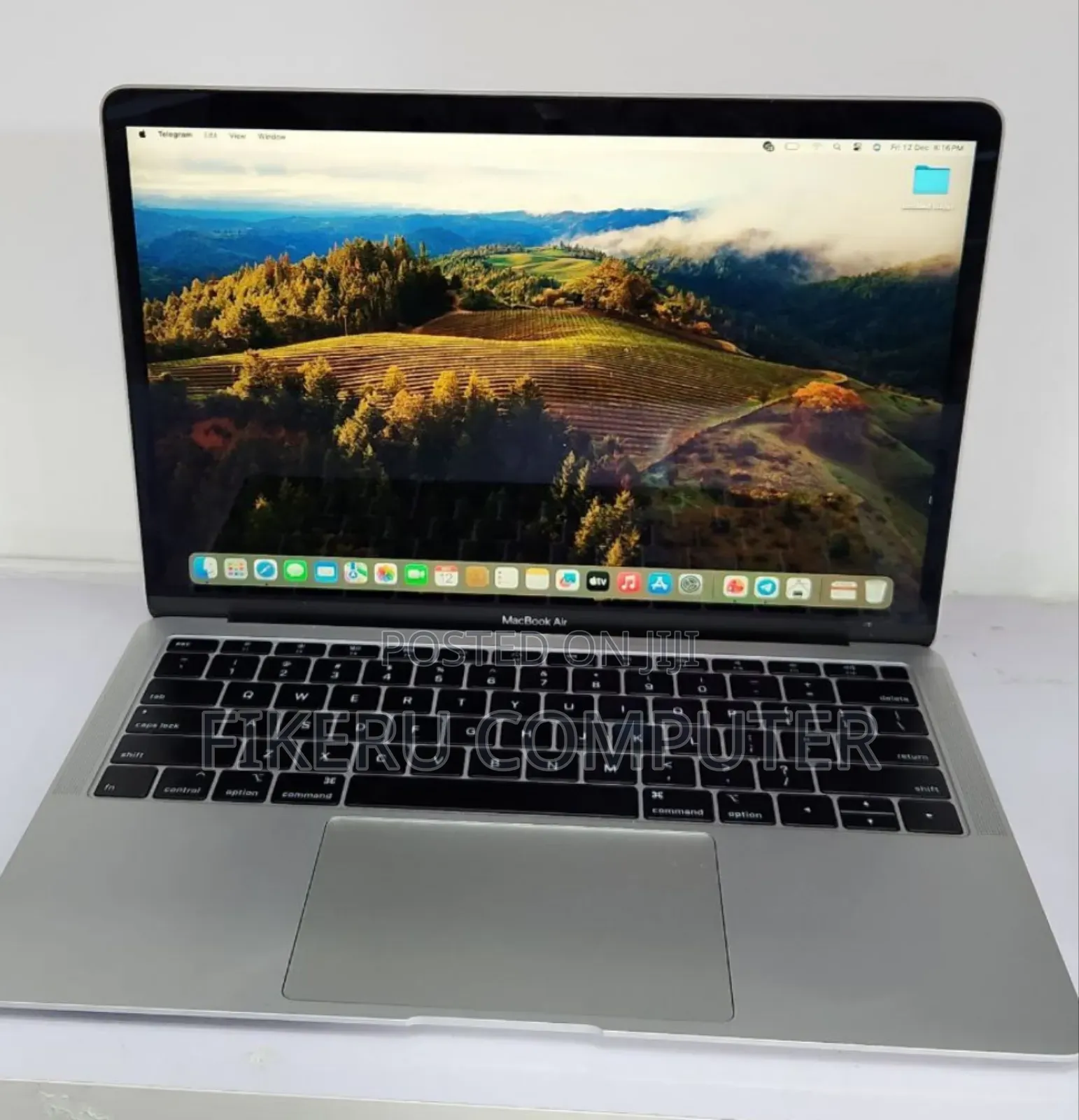 New Laptop Apple MacBook Pro 2019 8GB Intel Core I5 SSD 256GB