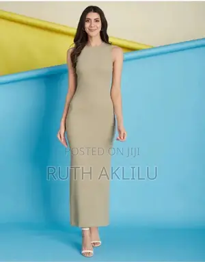 Photo - Women Beige Bodycon Round Neck Dress