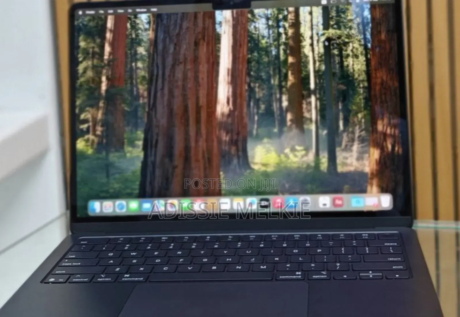 New Laptop Apple MacBook Air 2024 M3 13-Inch 8GB Apple M3 SSD 256GB