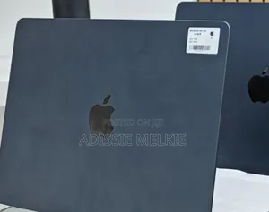 New Laptop Apple MacBook Air 2025 M4 13-Inch 16GB Apple M4 SSD 256GB