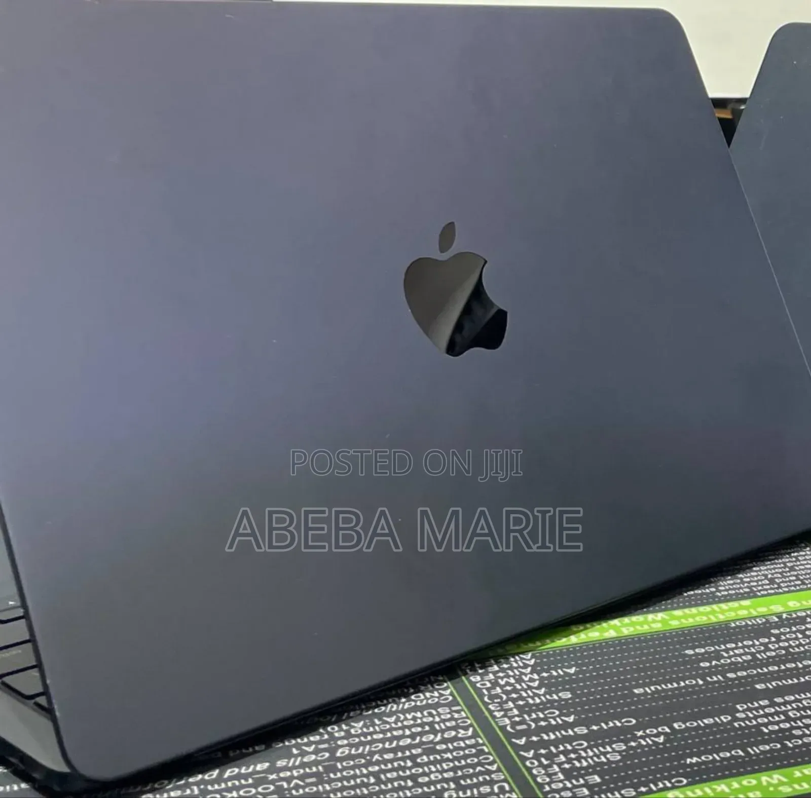 New Laptop Apple MacBook Air 2024 M3 13-Inch 8GB Apple M3 SSD 256GB