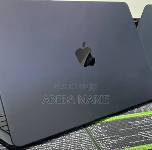 New Laptop Apple MacBook Air 2024 M3 13-Inch 8GB Apple M3 SSD 256GB