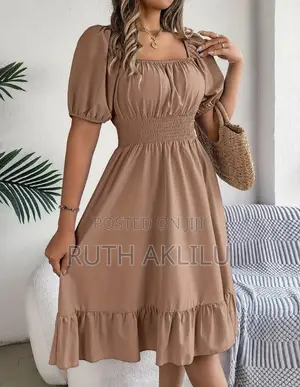 Photo - Solid Puff Sleeve Square Neck Waist Dress
