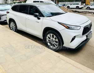 Photo - Toyota Highlander Hybrid 2024 White