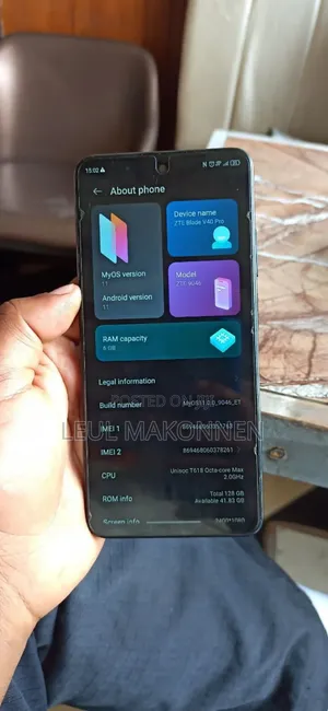 Photo - ZTE Blade V40 Pro 128 GB Blue