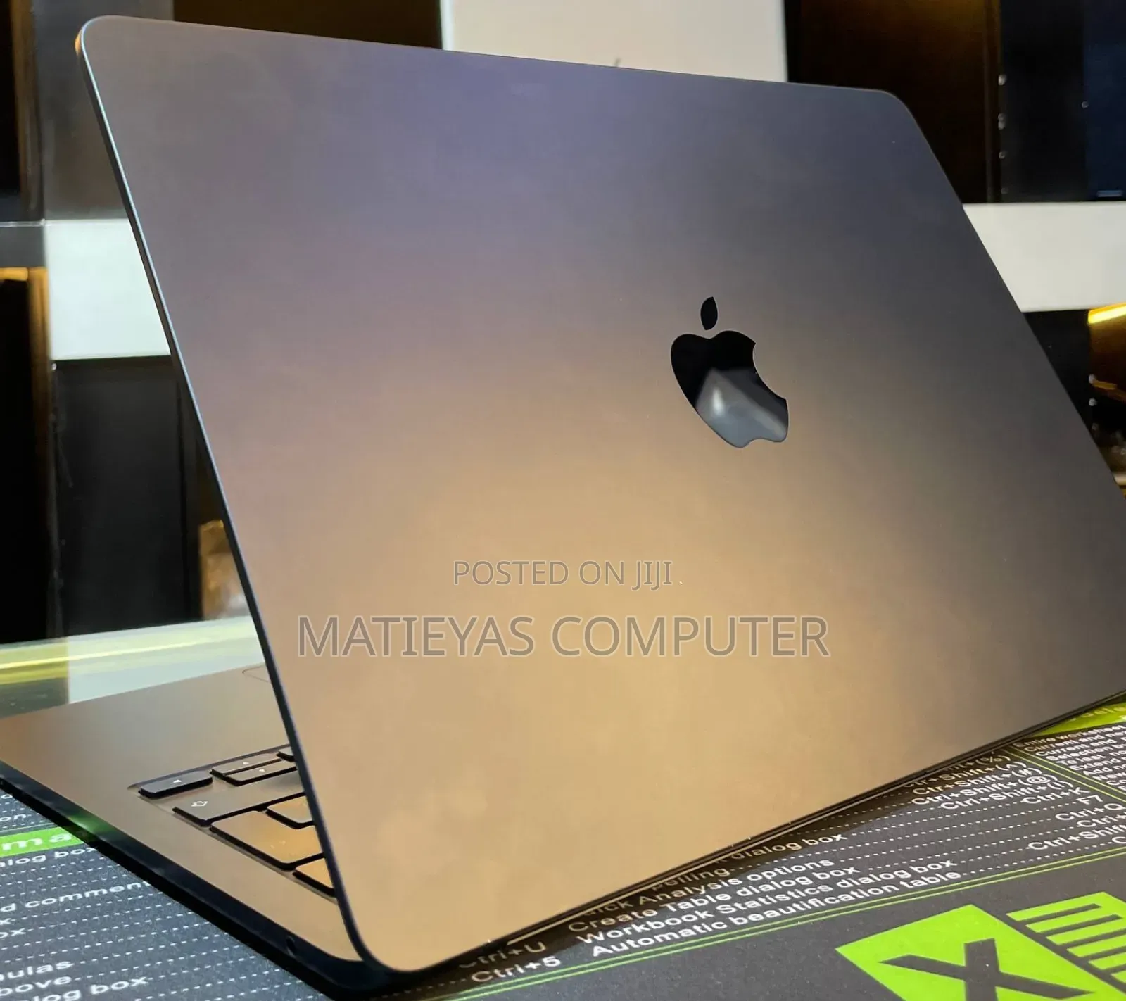 New Laptop Apple MacBook Air 2022 M2 24GB Apple M2 SSD 1T