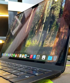 New Laptop Apple MacBook Air 2022 M2 24GB Apple M2 SSD 1T