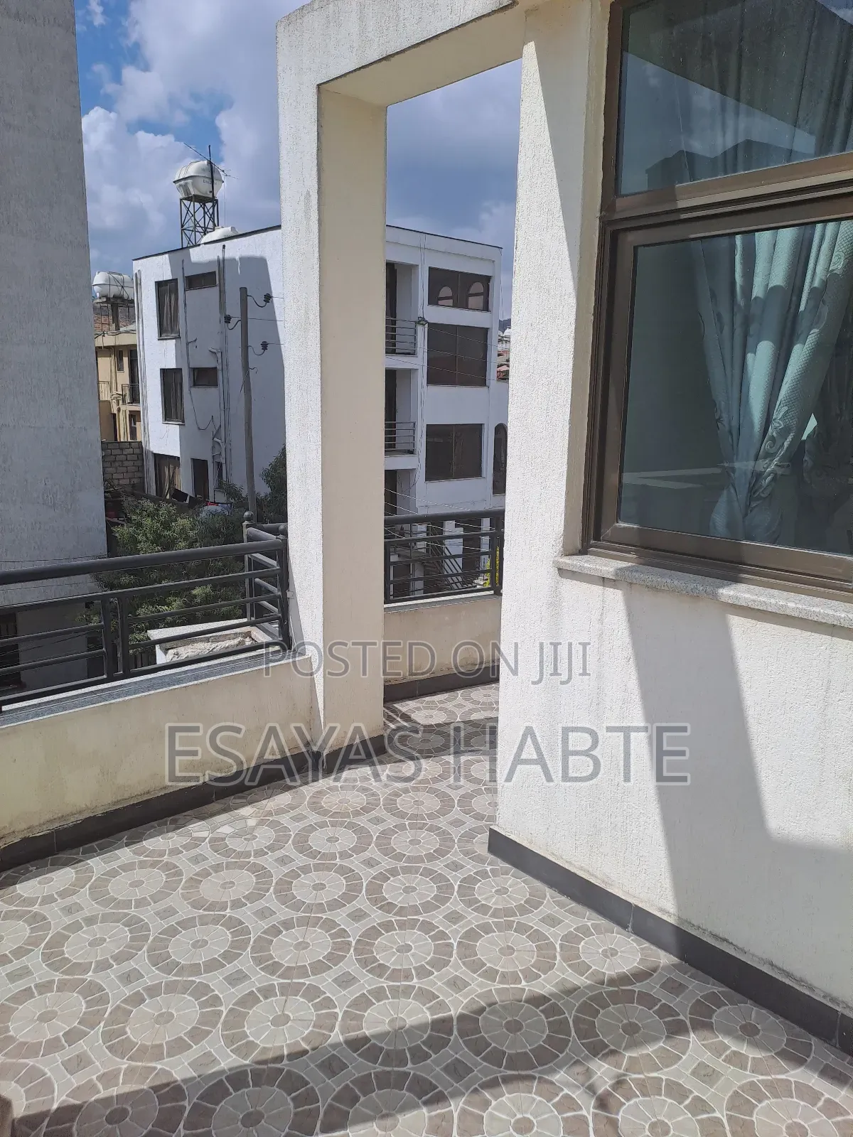 6bdrm Townhouse / Terrace in Bole for rent