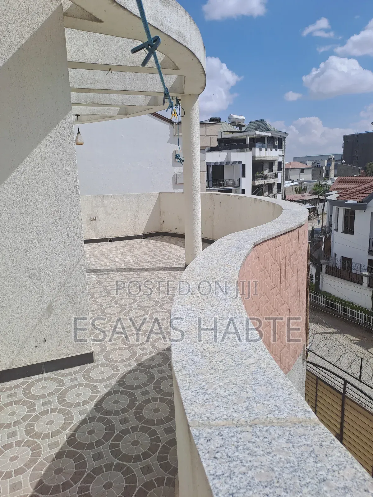 6bdrm Townhouse / Terrace in Bole for rent