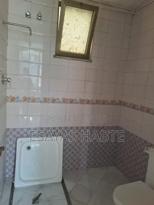 6bdrm Townhouse / Terrace in Bole for rent