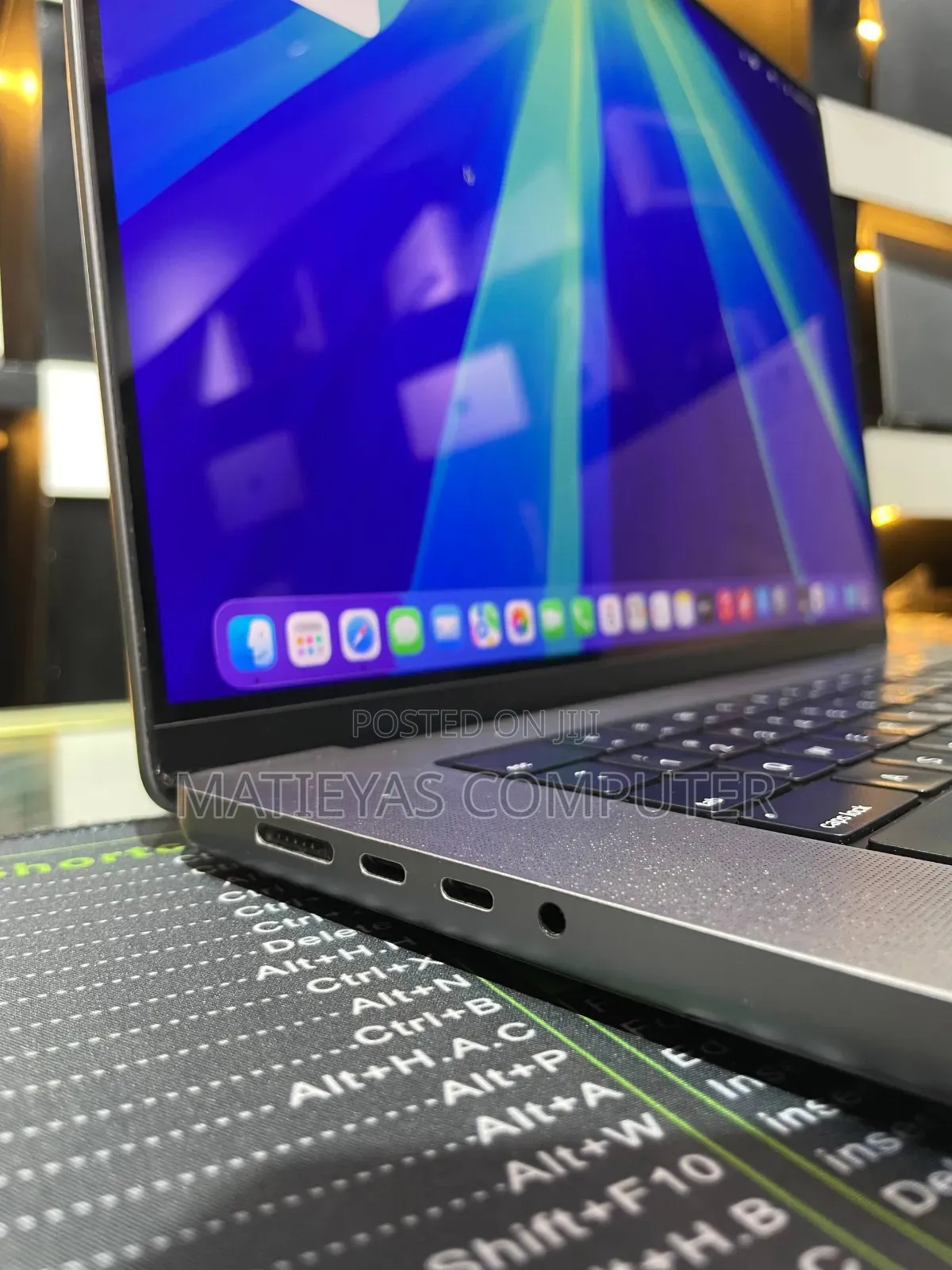 New Laptop Apple MacBook Pro M1 64GB Apple M1 Max SSD 1T