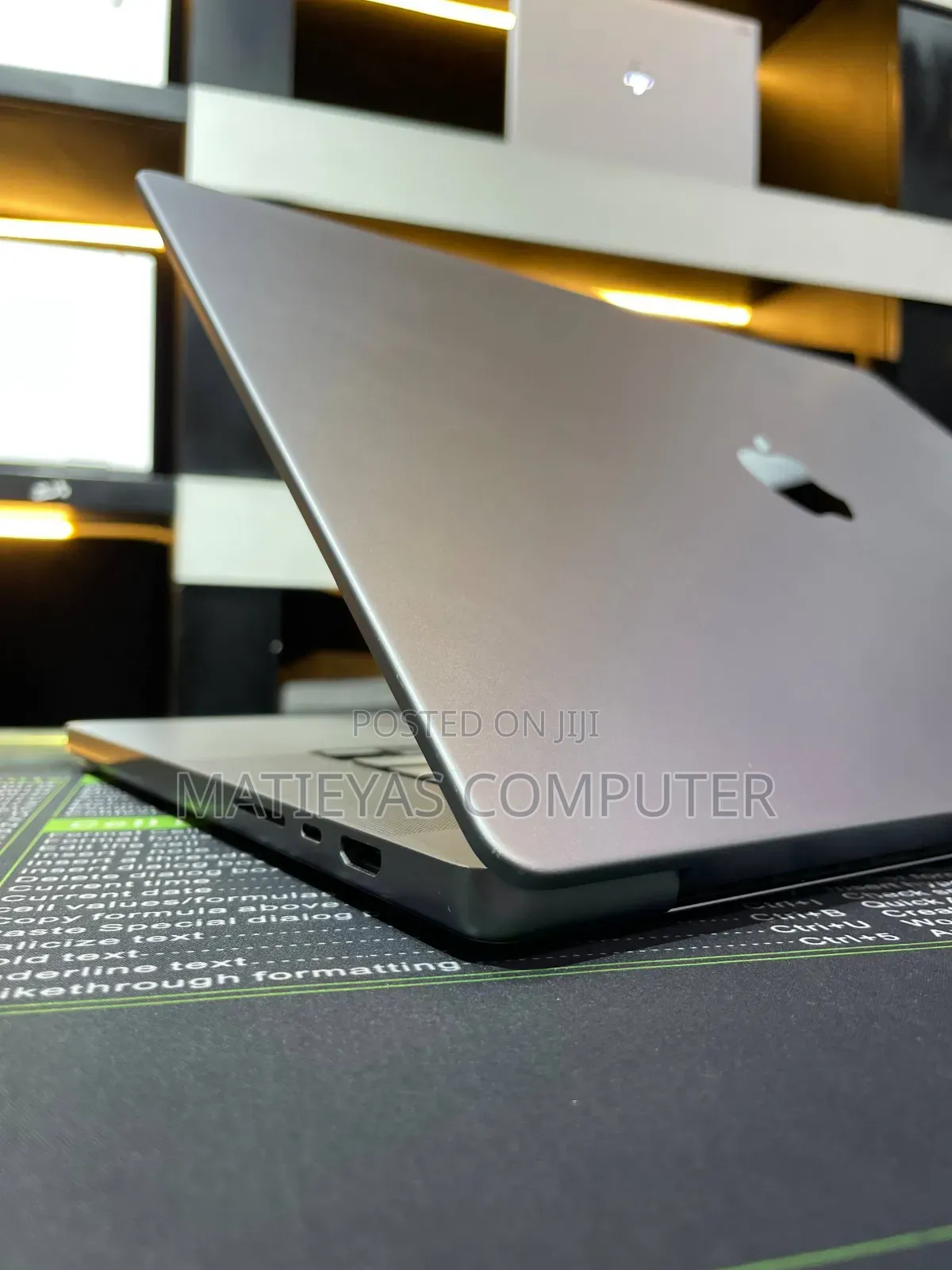 New Laptop Apple MacBook Pro M1 64GB Apple M1 Max SSD 1T