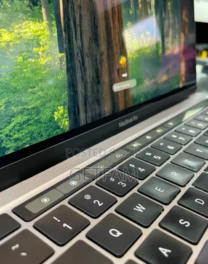 New Laptop Apple MacBook Pro 2022 M2 16GB Apple M2 SSD 256GB