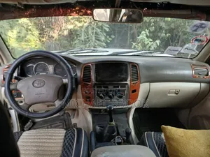 Toyota Land Cruiser 2004