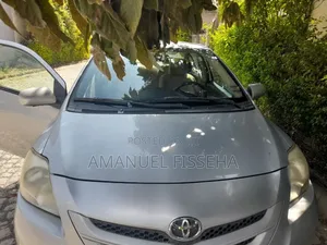 Photo - Toyota Yaris 2008 Silver