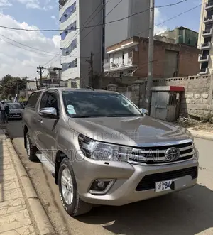 Photo - Toyota Hilux Revo Single Cab Deisel 2.4 RWD 2018 Gold