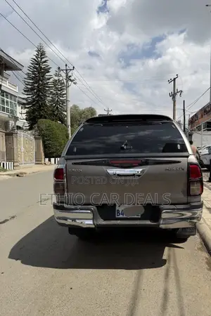 Toyota Hilux Revo Single Cab Deisel 2.4 RWD 2018 Gold
