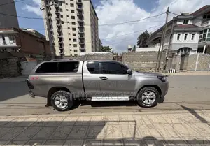 Toyota Hilux Revo Single Cab Deisel 2.4 RWD 2018 Gold