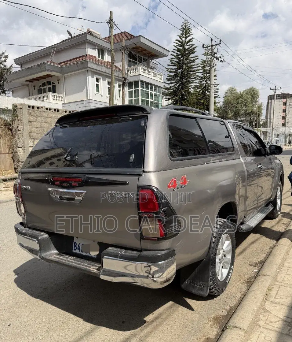 Toyota Hilux Revo Single Cab Deisel 2.4 RWD 2018 Gold
