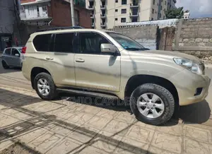 Toyota Land Cruiser Prado 2011 Gold