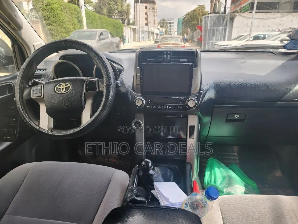 Toyota Land Cruiser Prado 2011 Gold