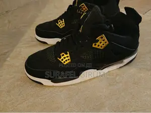 Photo - Air Jordan 4 Black
