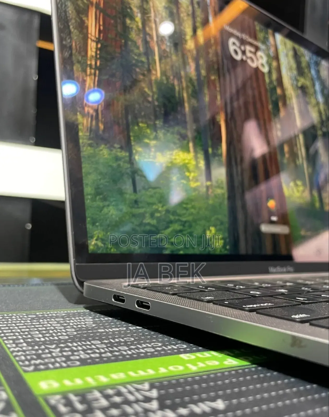 New Laptop Apple MacBook Pro 2023 M2 16GB Apple M2 SSD 256GB