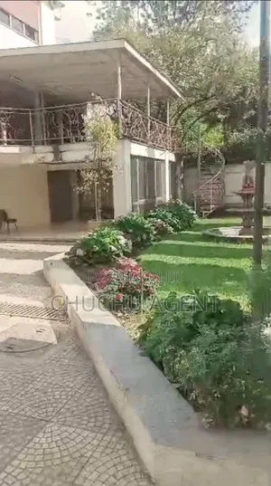 14bdrm Townhouse / Terrace in Bole for rent