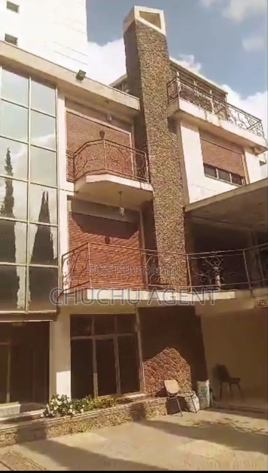 14bdrm Townhouse / Terrace in Bole for rent