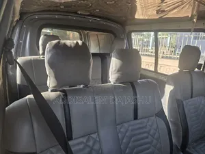 Toyota HiAce 2006 White