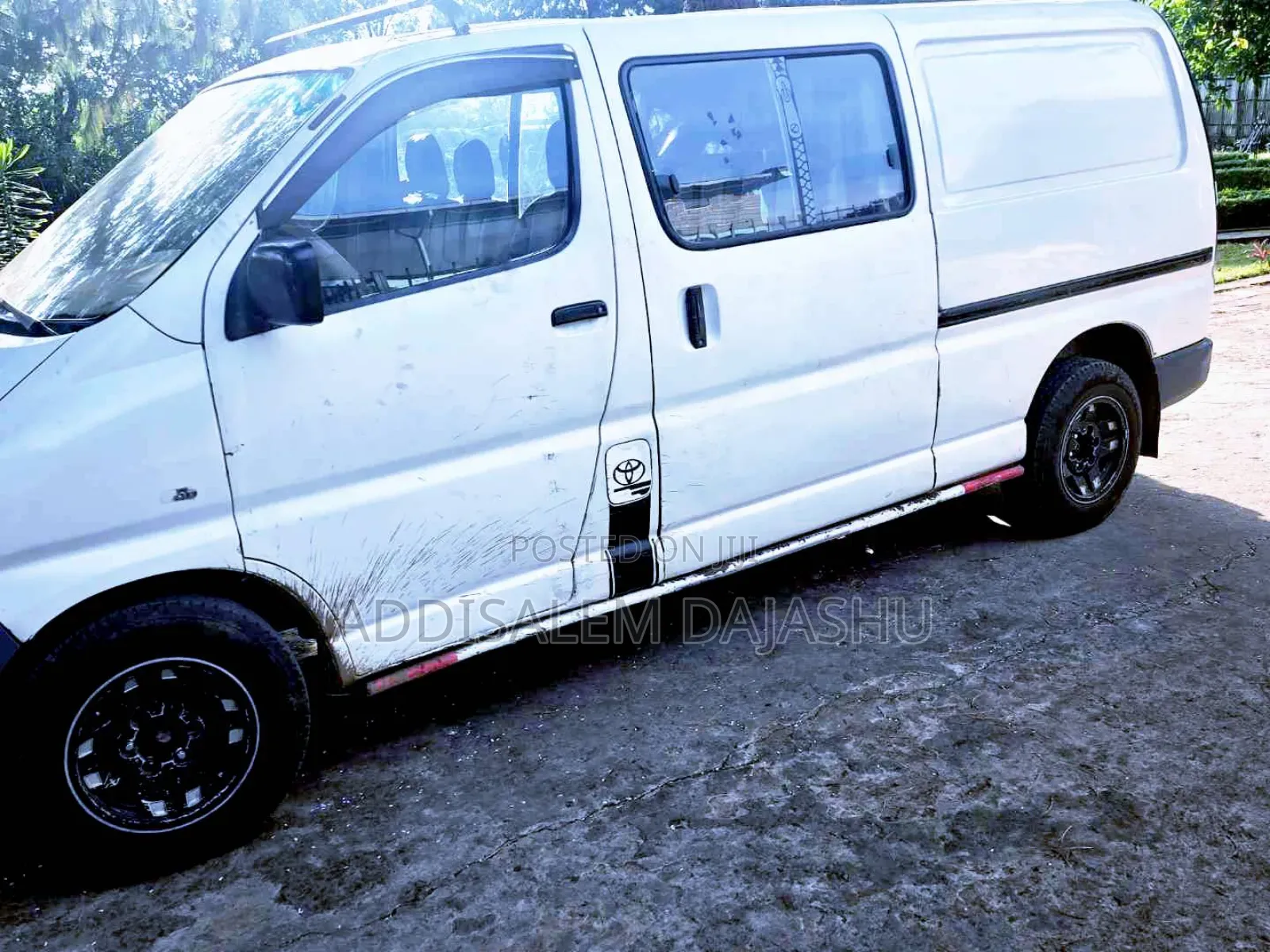 Toyota HiAce 2006 White