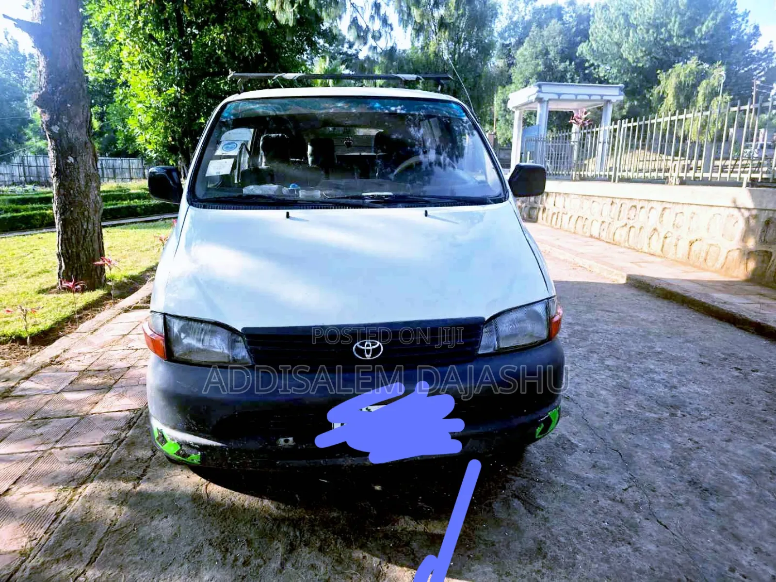 Toyota HiAce 2006 White