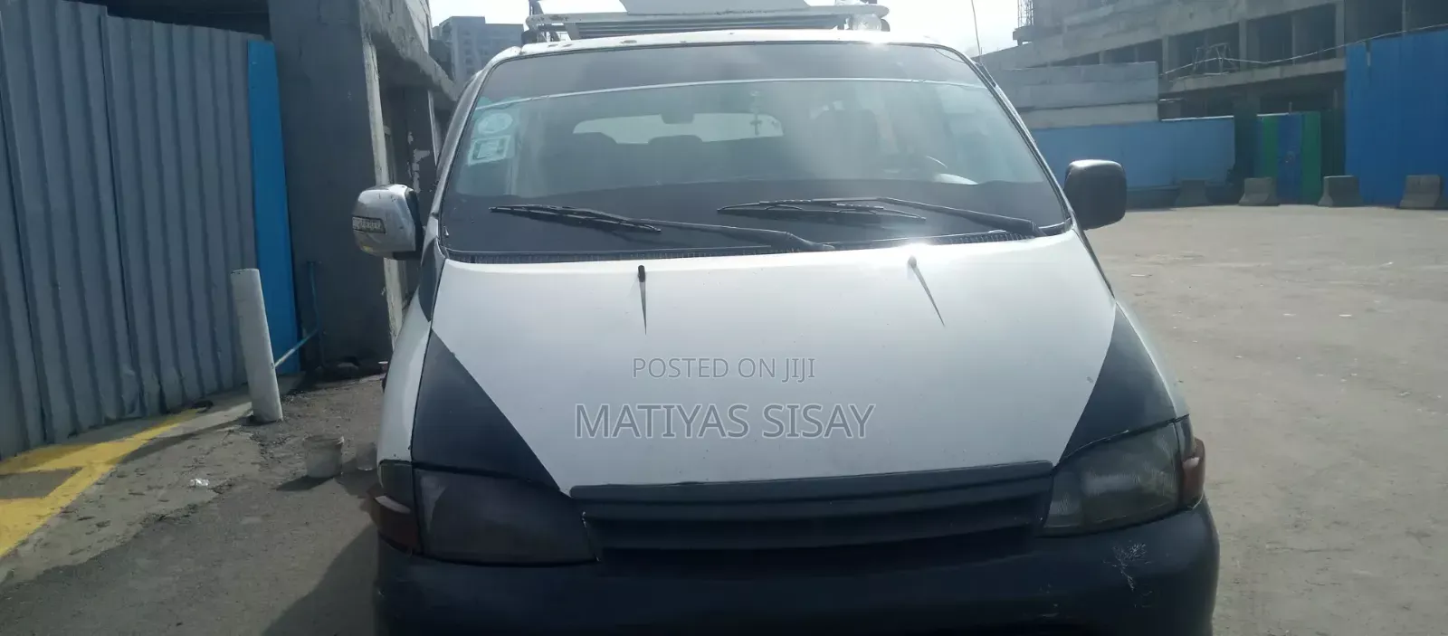 Toyota HiAce 1999 White