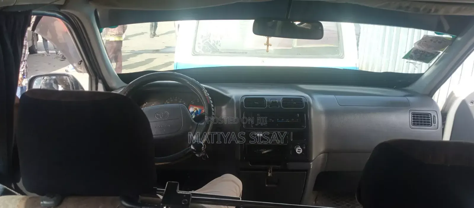 Toyota HiAce 1999 White