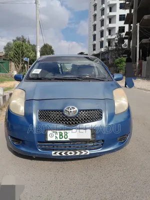 Photo - Toyota Vitz 1.0 FWD 5dr 2005 Blue