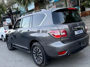 Nissan Patrol 2016 Gray