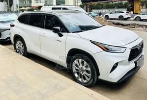 Toyota Highlander Hybrid 2024 White