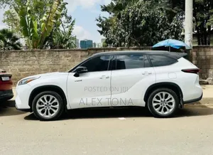 Toyota Highlander Hybrid 2024 White