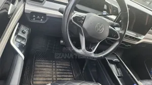 Volkswagen ID.6 2023 Beige