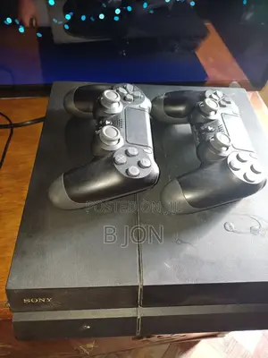 Photo - Ps4 Fat Jealbreak and 2 Joystick