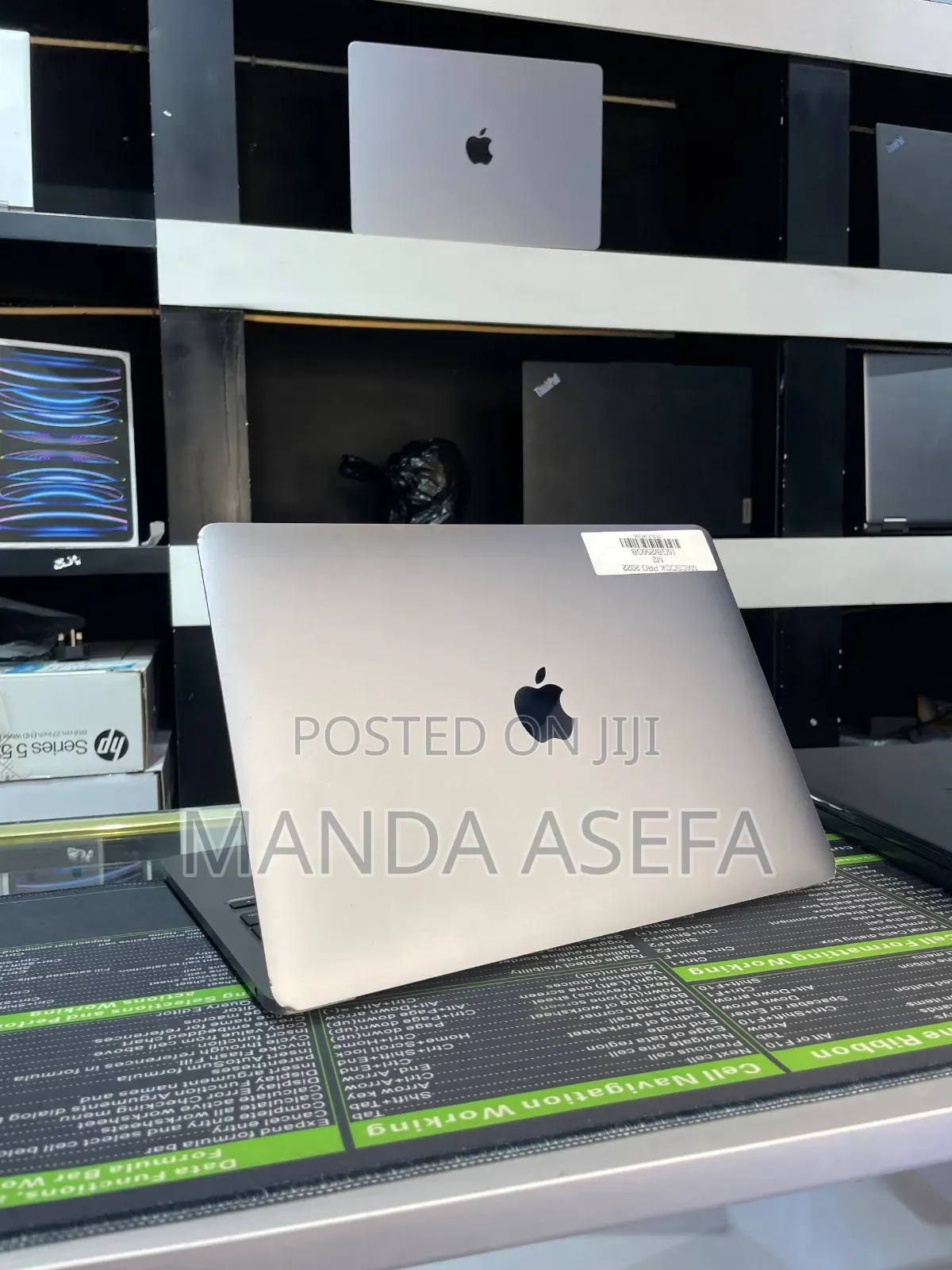 New Laptop Apple MacBook Pro 2022 M2 16GB Apple M2 SSD 256GB