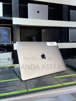 New Laptop Apple MacBook Pro 2022 M2 16GB Apple M2 SSD 256GB