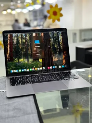 Photo - New Laptop Apple MacBook Air 2020 M1 8GB Intel Core 3 SSD 256GB