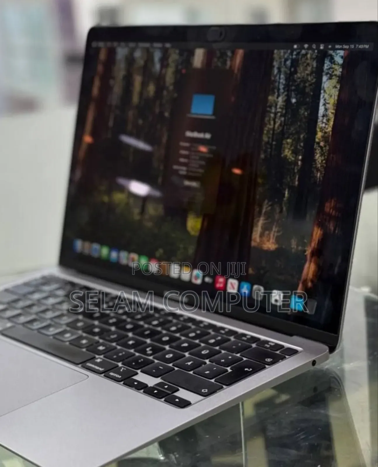 New Laptop Apple MacBook Air 2020 M1 8GB Intel Core 3 SSD 256GB