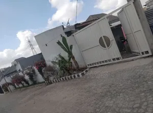 4bdrm House in Villa House, Bole for rent