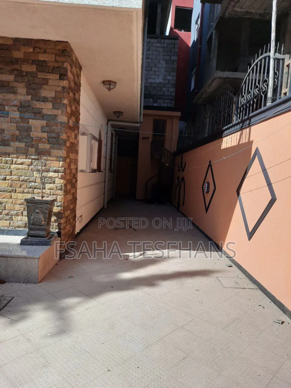 4bdrm House in Villa House, Bole for rent