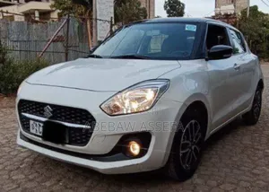 Suzuki Swift 2022 White